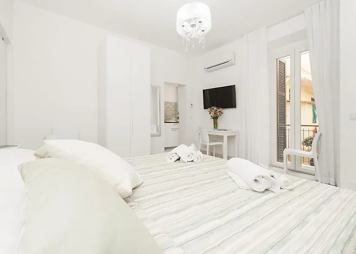 White Flat Termini